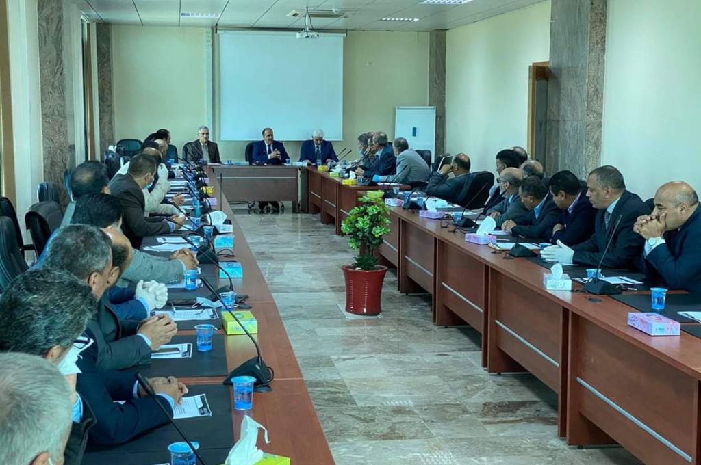 بعد تقليص عدد ساعات حظر التجول.. "الاحيمر" يصدر تعليماته بفتح المصارف التجارية بالمنطقة الشرقية