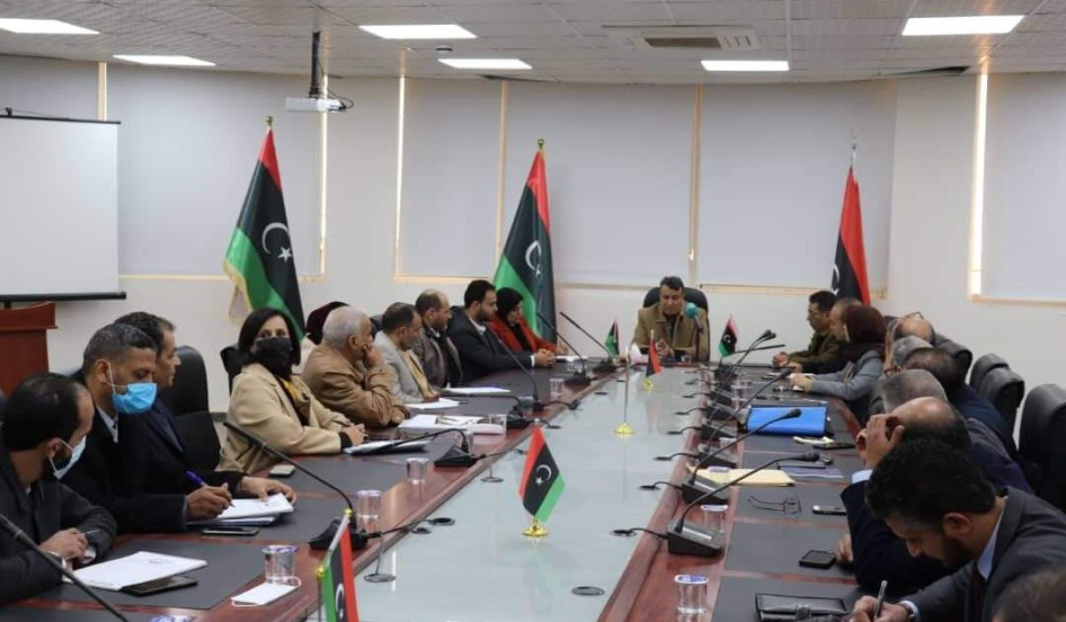 بعد استلامه لمهامه.. وزير التربية والتعليم المكلّف يناقش أزمة تأخر طباعة الكتاب المدرسي والخُطة الدِّراسية الطارئة