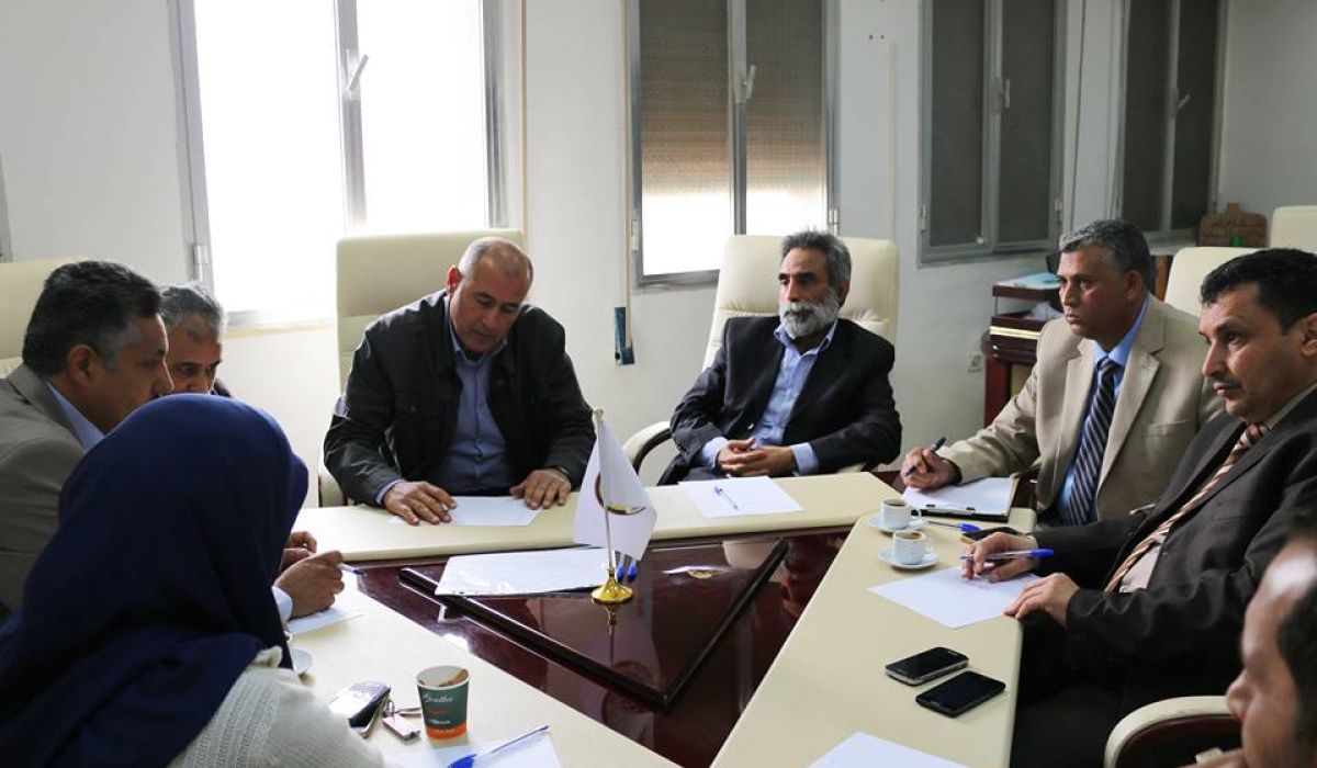 بلدية صبراتة تناقش آلية توزيع السيولة النقدية على القطاعات العاملة بالبلدية