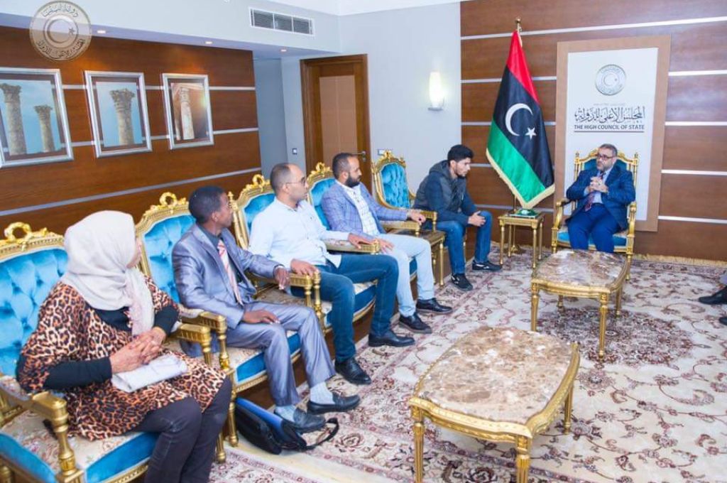 الشحومي : معالجة مشكلة البطالة تبدأ بصرف منحة بطالة وليس بقرارات التعيين