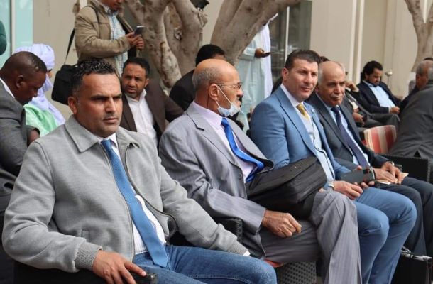 الدبيبة يبحث المسائل الخاصة بسير الاستثمارات في الخارج