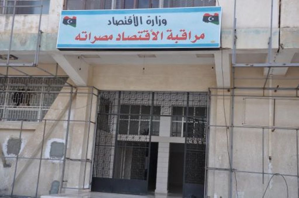 مخاطباً "السراج" .. وزير المالية: الكبير يلعب بسياسة وضع العصا في الدواليب ويجب التنبيه عليه