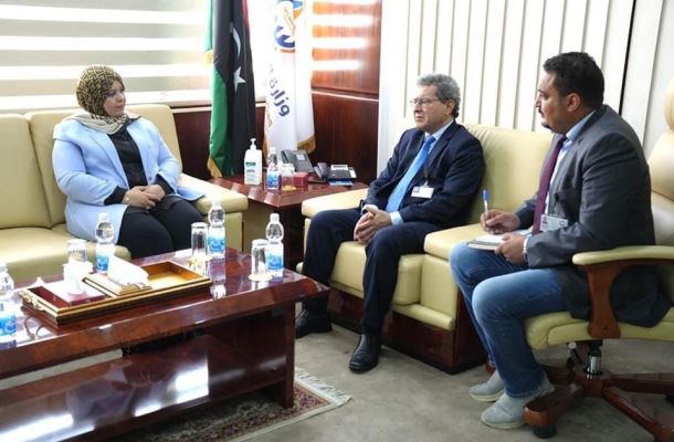 "الغاوي"يبحث تفعيل عدد من المشاريع التنموية ببلدية طرابلس المركز