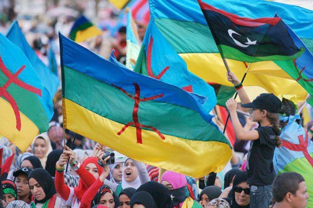 أفريكا إنتلجنيس: الأمازيغ يسعون للتفاوض على حصة من النفط الليبي مع "إيني" الإيطالية