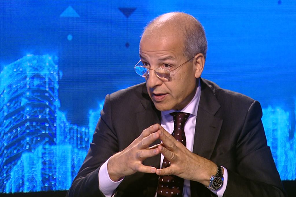 خاص.. "الأحجل" يصرح لصدى بخصوص دور المشروعات الصغرى ومتناهية الصغر المعنية بالأسر النازحة بالداخل