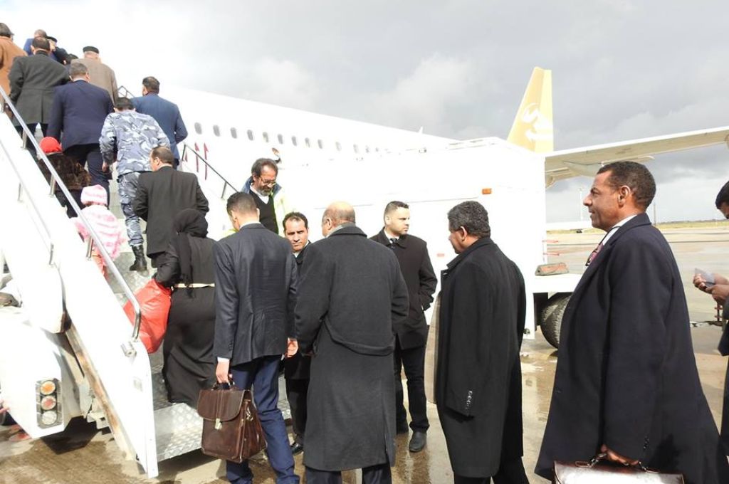 فريق الصيانة بمكتب بريد أوجله يواصل العمل على إرجاع التغطية للمنطقة