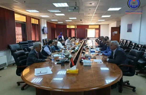 القنصل الإيطالي يلتقي مدير غرفة التجارة البيضاء ويزور عدداً من مصانع الجبل الأخضر