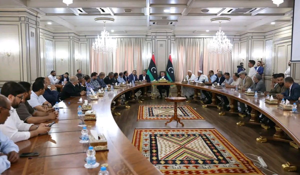 حكومة الوحدة الوطنية تجتمع مع عمداء البلديات