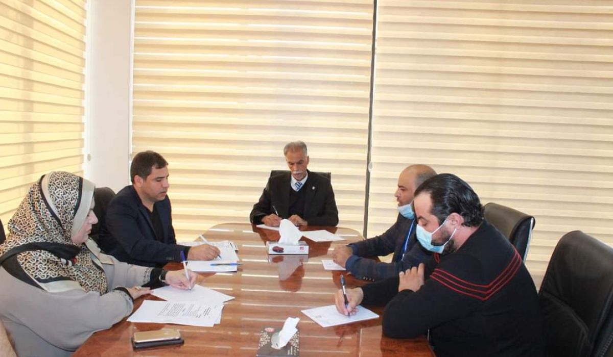 "الضرائب" تبحث آلية تفعيل قانون مساهمة الشركات العامة بدعم خزانة الدولة