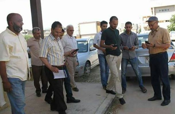 اجتماع رئيس المؤسسة الوطنية للنفط مع رئيس لجنة المصالحة الوطنية و وفد من اعيان المنطقة الشرقية