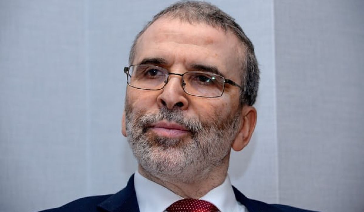 الغارديان : قضايا الفساد تسبب في إغلاق أربعة موانيء نفطية وصنع الله يدعو إلى فرض عقوبات دولية