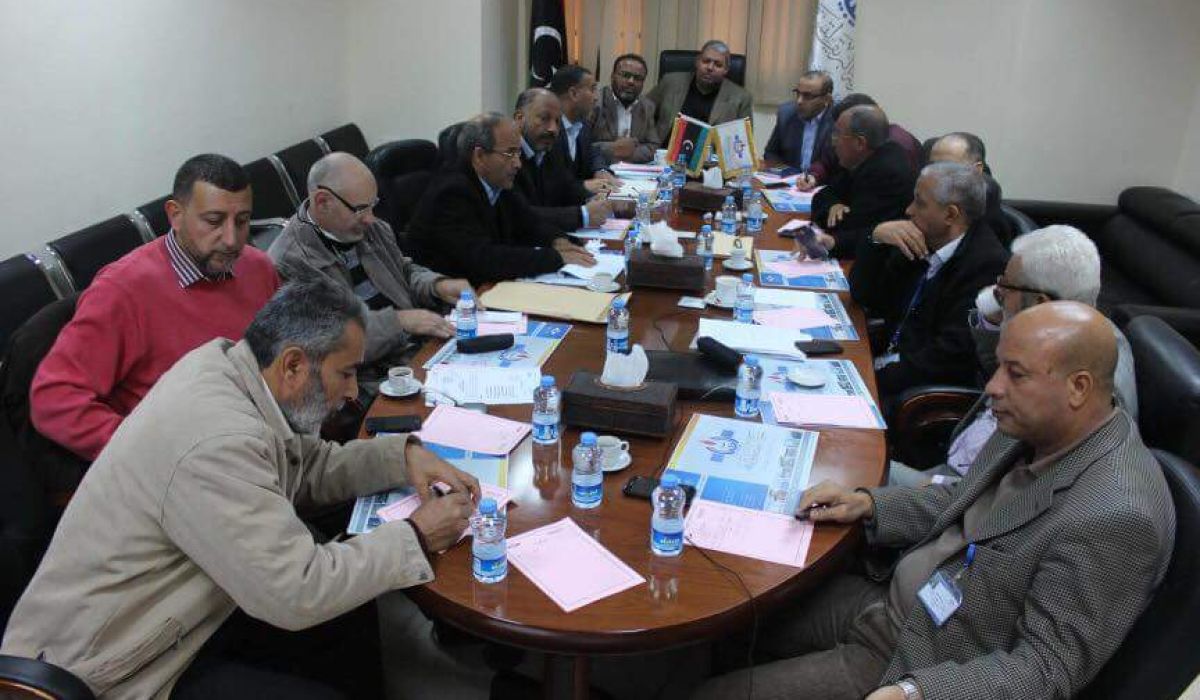 رئيس لجنة إدارة شركة البريقة لتسويق النفط يناقش نشاط اعمال لجنة الموازنة التقديرية المقترحة لسنة 2018