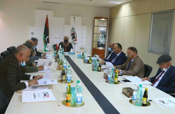 وزير الحكم المحلي يجتمع مع وزير البيئة والتمدن التركي في أنقرة