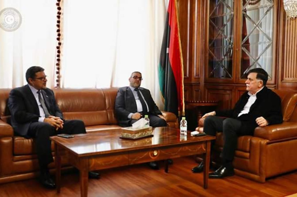 الدولار يواصل ارتفاعه بالسوق الموازي