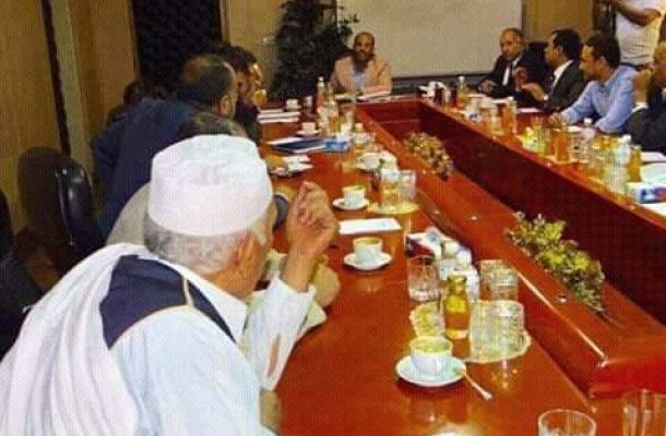 الناظوري يتفقد منفذ امساعد البري ويصدر تعليماته بالقبض على المتورطين في عرقلة عمله