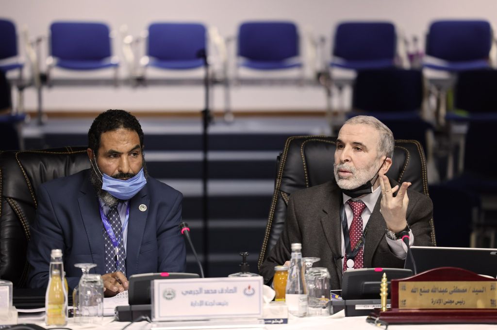 المؤسة الوطنية للنفط تقدم دعم لمصلحة الجوازات بطبرق