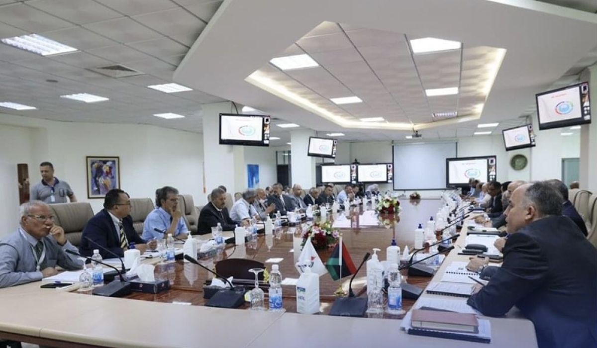 "مؤسسة النفط" تتابع سير تنفيذ المشاريع بحقول وميناء الزويتينة ونسب إنجازها