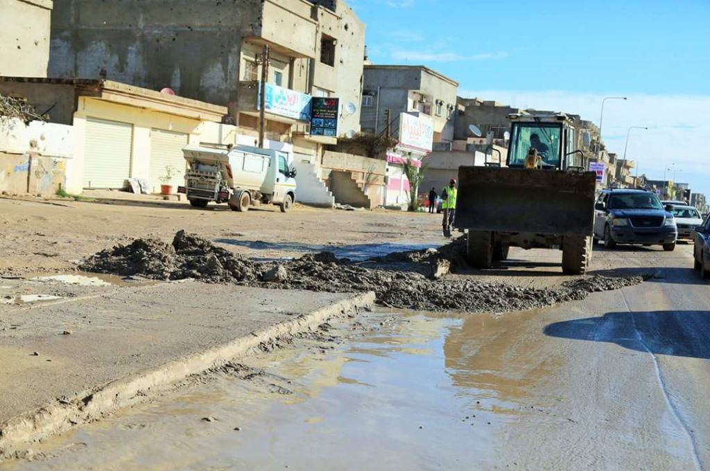 الدليمي يعد الموظفين بمشفى امحمد المقريف بحل مشكلة الرواتب