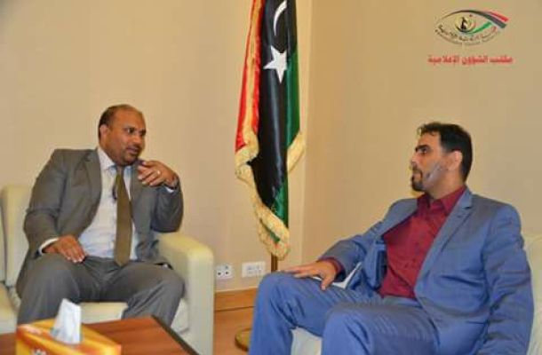 عميد بلدية سرت يبحث مع رئيس إدارة جهاز استثمار مياه النهر الصناعي المعوقات التى تواجه مشروع الأبقار بالبلدية