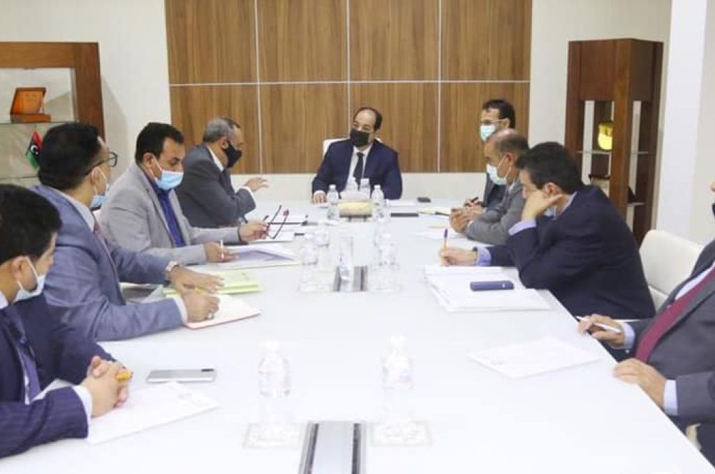 المركزي يكشف عن ضوابط بيع النقد الأجنبي للدراسة والعلاج