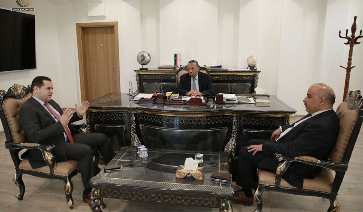 "الحكومة المؤقتة" تبحث الترتيبات النهائية لعودة العالقين بالخارج