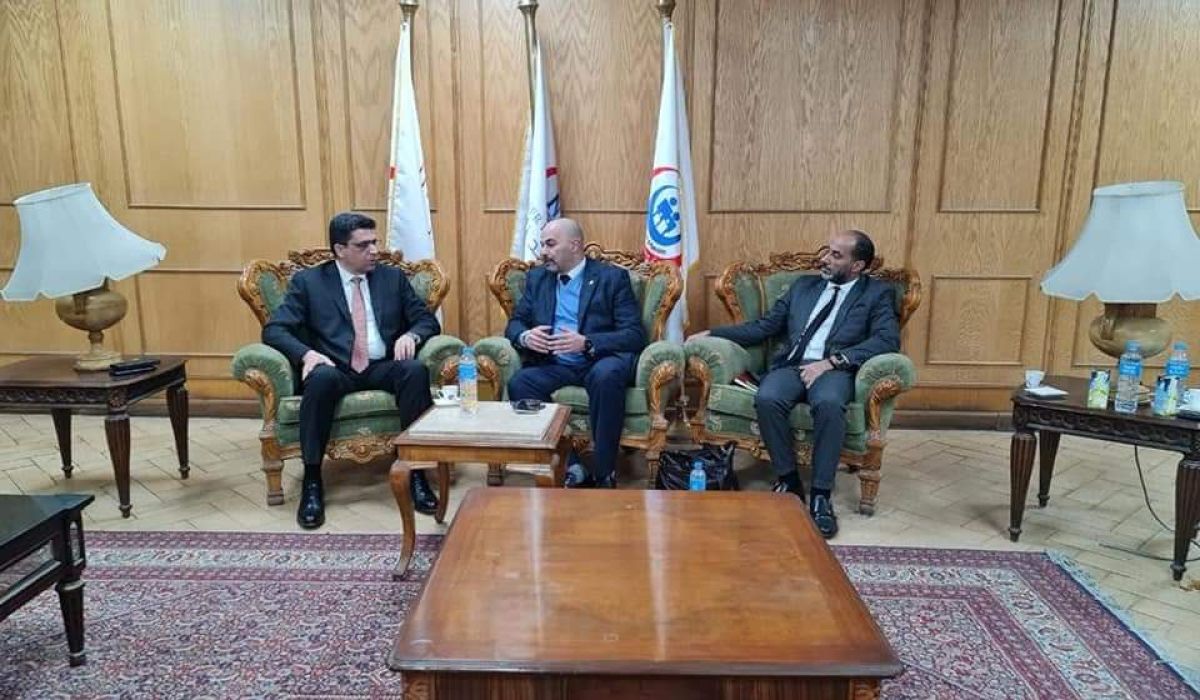 "شكشك" يبحث إمكانية إبرام اتفاقيات تعاون مع معهد ناصر للبحوث والعلاج بمصر