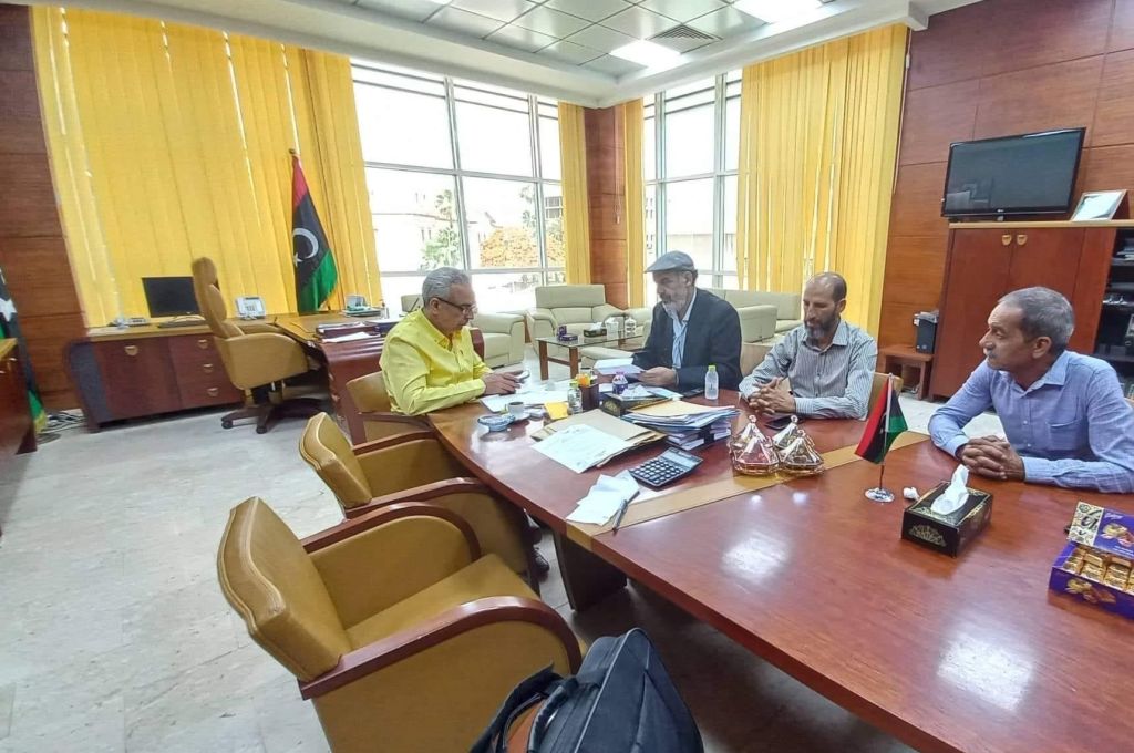 فريق العمل الاقتصادي يجتمع مع شركة عابرة الصحراء لمناقشة سبل وضع التحول الرقمي وخدمات الانترنت