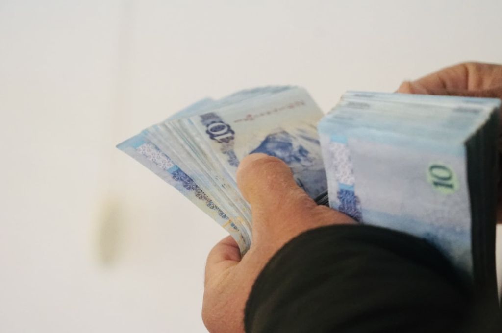 رئيس هيئة الرقابة الإدارية بالبيضاء يجري اجتماعاً بشأن إنجاز التقرير السنوي لعام 2020
