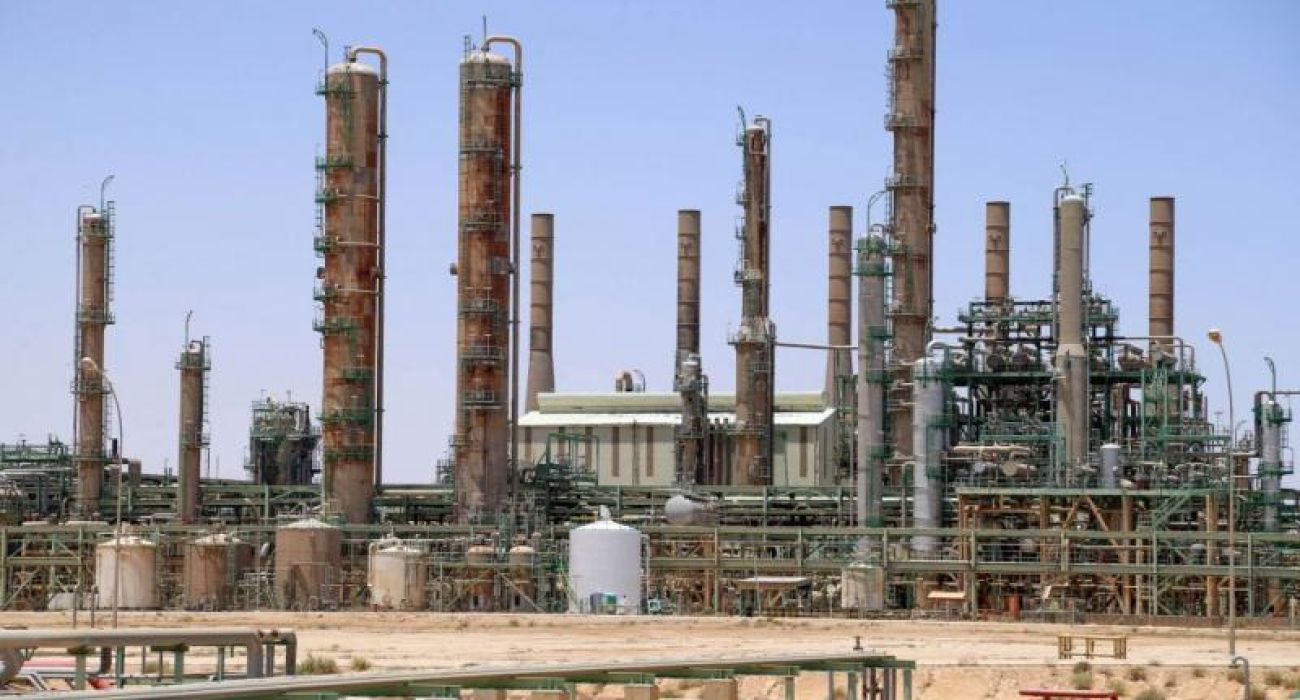 ديلي ميل: المبعوث الأممي المنتهية ولايته في ليبيا قلق من تسييس الوطنية للنفط