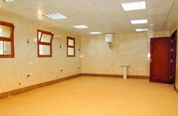 وكيل وزارة الإسكان والمرافق يتفقد منطقة وادي الربيع