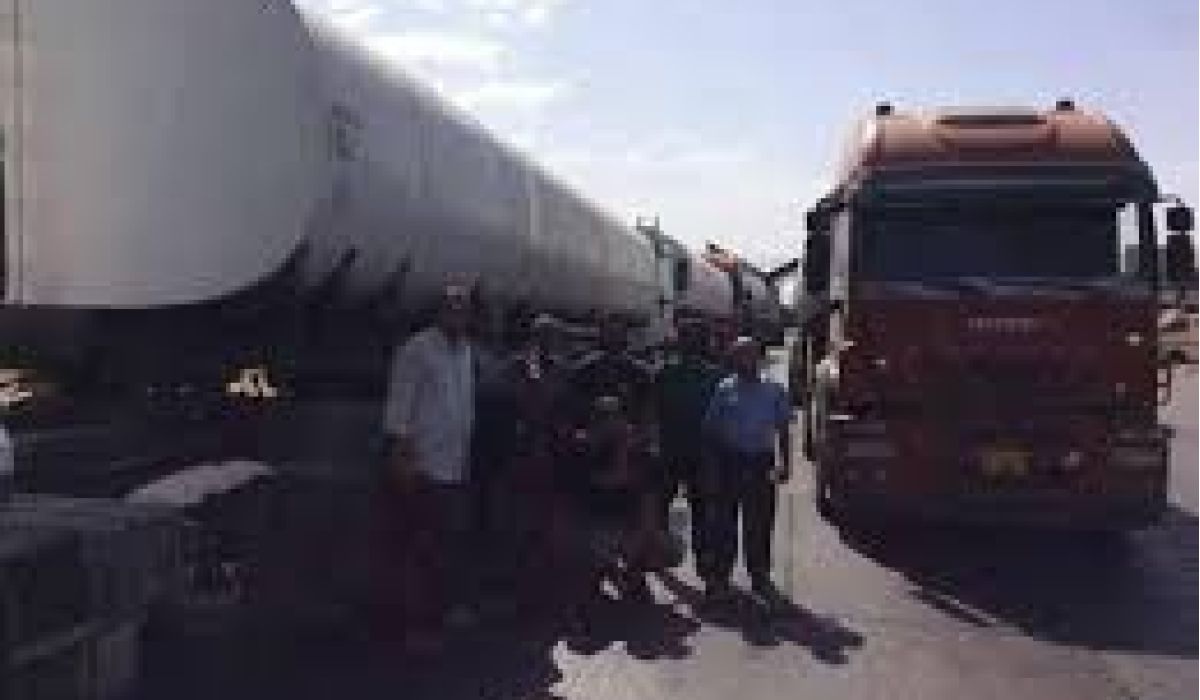 لجنة أزمة الوقود والغاز تبدأ عملها مجدداً والإمدادات في طريقها للجنوب