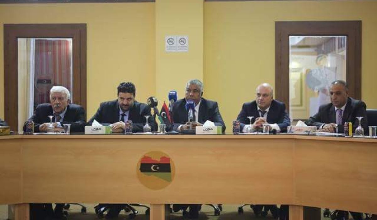 التوقيع علي عقد مشروع صيانة طريق العمروص بمنطقة سوق الجمعة