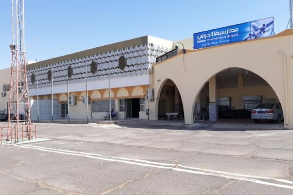 الوطنية للنفط تسلم معدات لضخ المياه في عدد من بلديات المنطقة الجنوبية