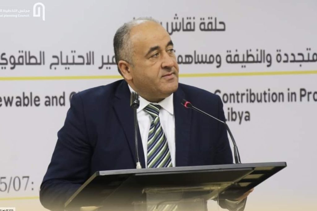 خلال مشاركته بالمنتدى الليبي-الأمريكي.. "حسني بي" يدعو لنموذج تنموي بديل يُنقذ الاقتصاد الليبي بعيداً عن النمط التقليدي