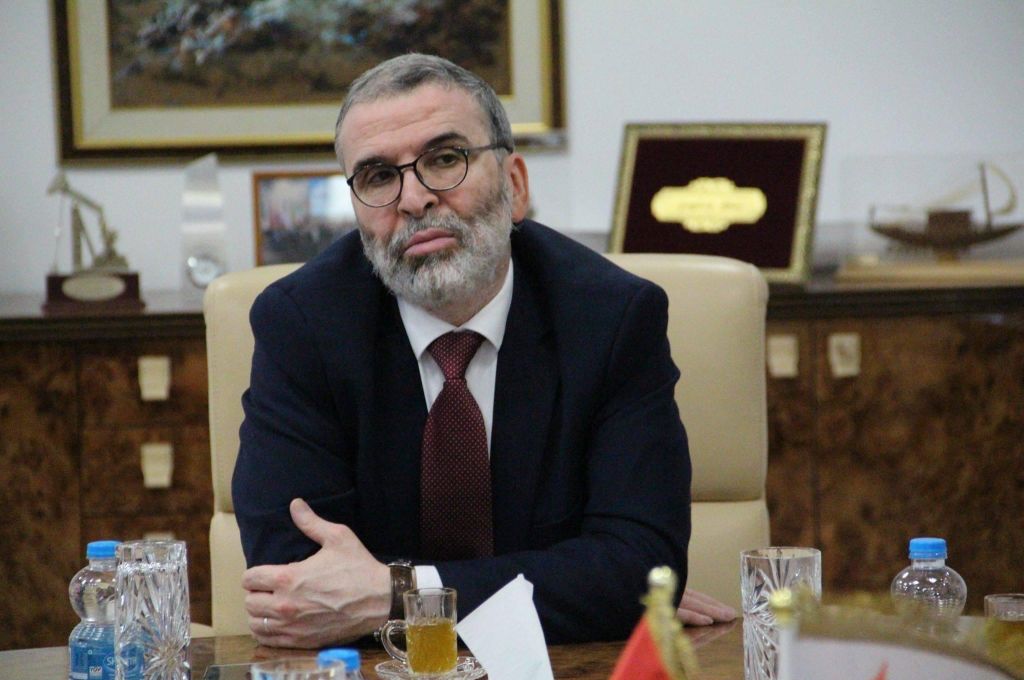 أبوبكر سعيد يتساءل: صادرات النفط وصلت نصف مليون برميل .. فلماذا يماطل "الكبير" في اتخاذ قرارات لرفع المعاناة عن المواطن