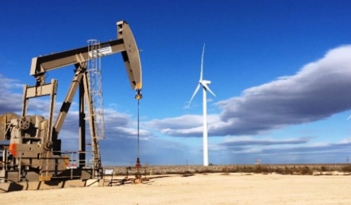 هل أرتفاع أسعار النفط إلى 100 دولار للبرميل سيحطم الأقتصاد الأمريكي ؟