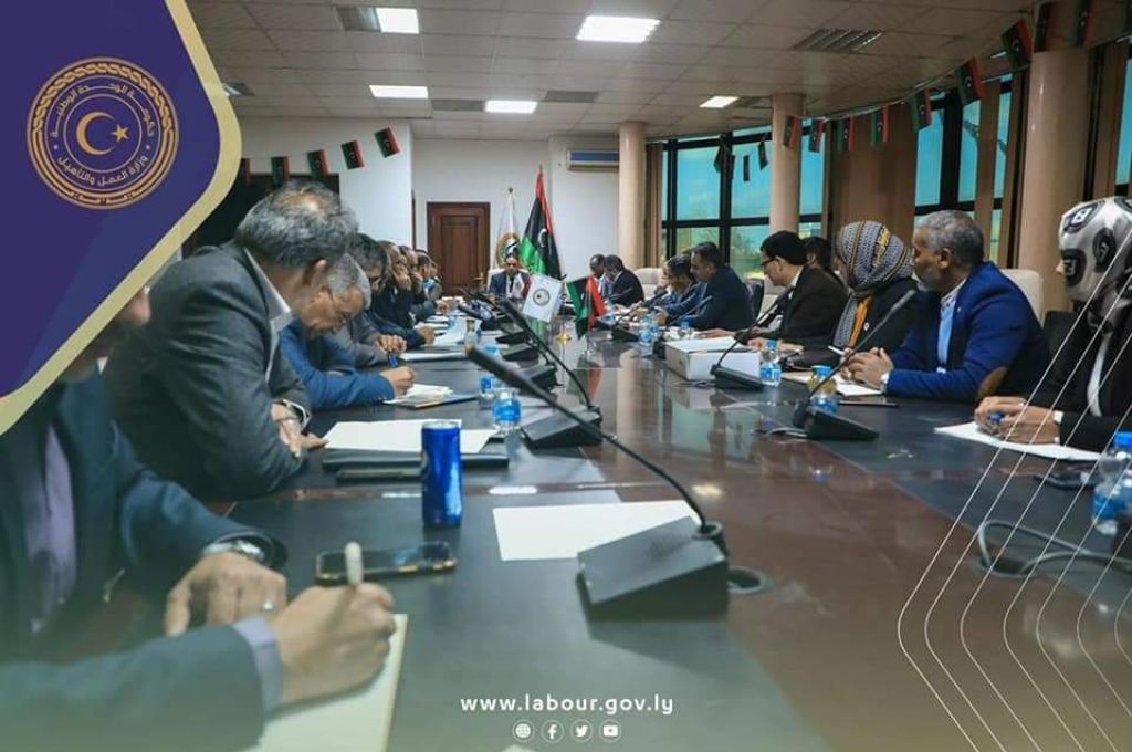 الحكم المحلي تعقد اجتماع تشاوري لمناقشة تعزيز دعم المشروعات الصغرى والمتوسطة وريادة الأعمال بالبلديات