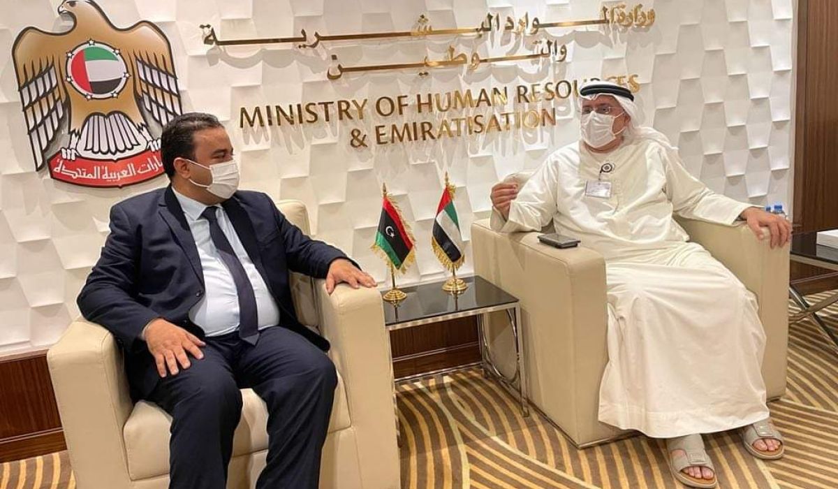 "العابد" يجتمع مع وزير الموارد البشرية بدولة الإمارات العربية المتحدة