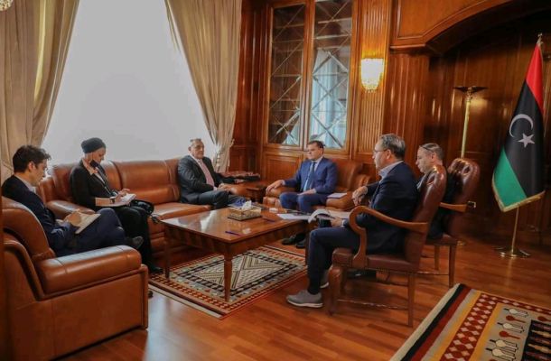 اجتماع نائب رئيس مجلس الوزراء ووزير الصحة بالحكومة الليبية لبحث آلية توظيف هيئة التأمين الطبي