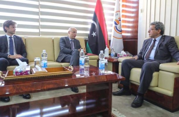 الجوف للتقنية النفطية تجتمع مع شركة نسر للطاقة والبترول لنقاش ملفات التعاون المشترك