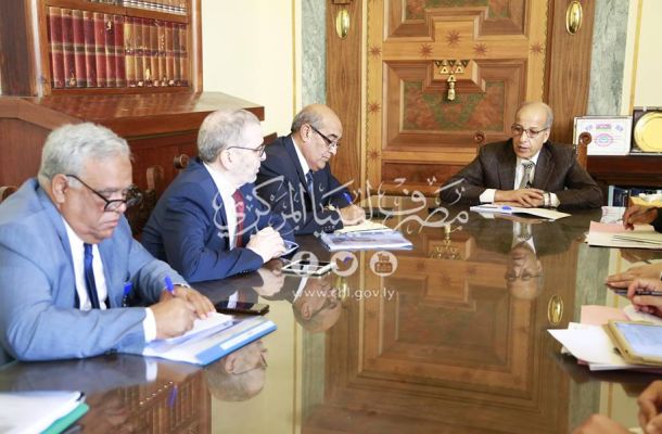 أعادة تشغيل حقل البياضة بطاقة أنتاجية 12400 ألف برميل يومياً
