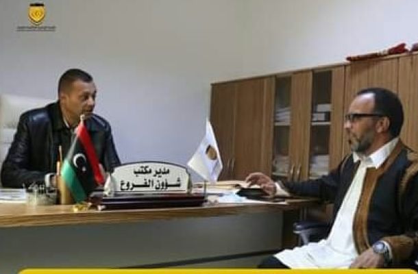 "اللموشي" يبحث سُبل التعاون مع السفير التونسي في عددٍ من المجالات المهمة كالتنمية المستدامة وتدفق الاستثمار التونسي داخل ليبيا