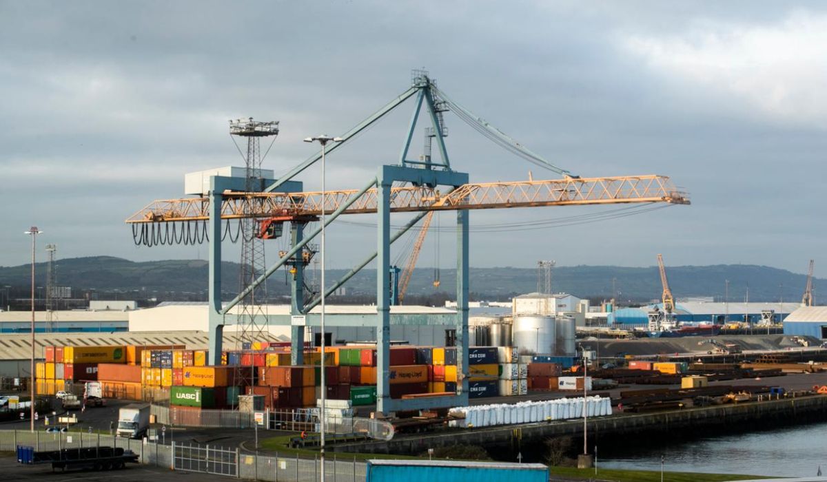 صحيفة إيرلندية: من بينهم ليبيون أربعة أشخاص تم اعتقالهم في ميناء بلفاست...إليكم التفاصيل