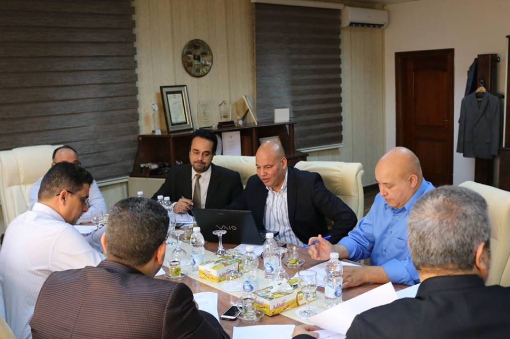 الثني يخصص قرابة 20 مليون دينار لتنفيذ عدد من الطرق ببلدية طبرق