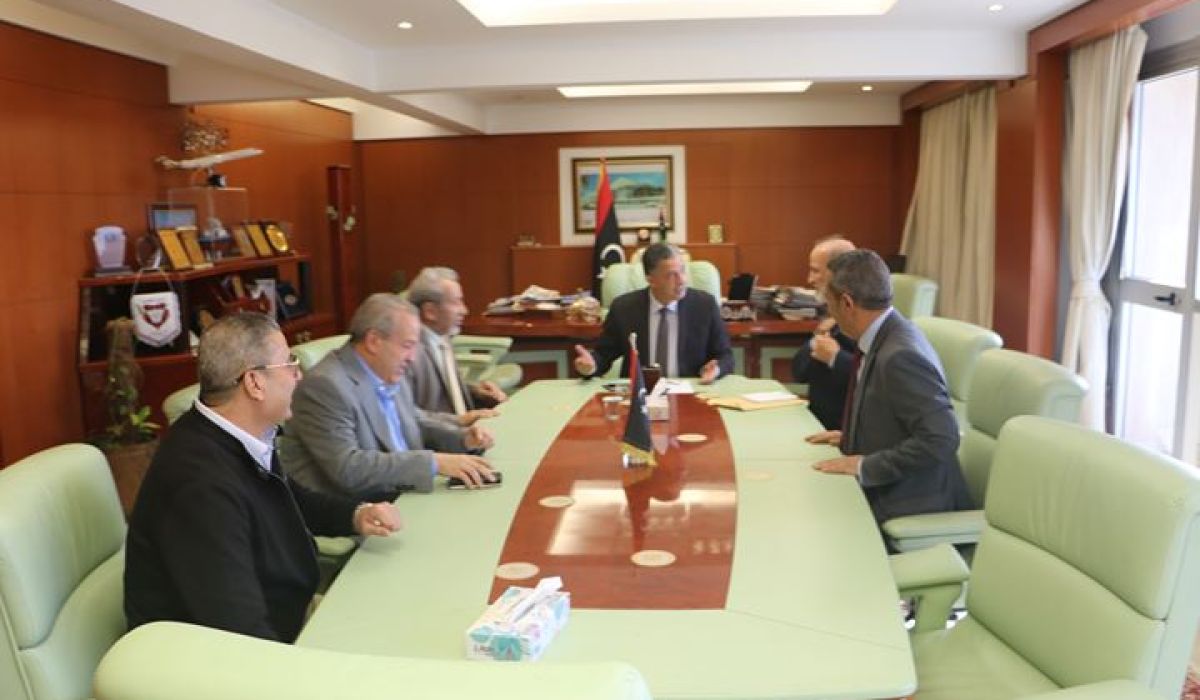 معتوق يناقش حزمة من المشاريع مع عميد بلدية زوارة