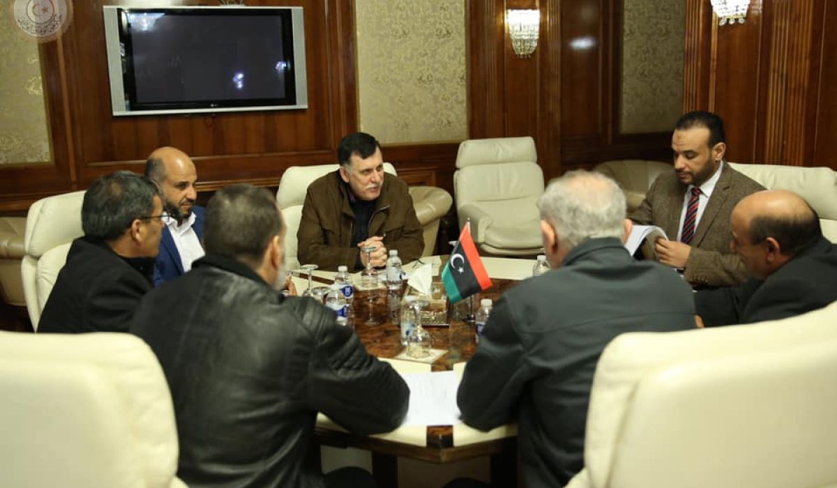 السراج يبحث نتائج عمل اللجنة المشكلة لدراسة مرتبات الكوادر الطبية تمهيدا لصياغة قرار لتحسين مرتباتهم