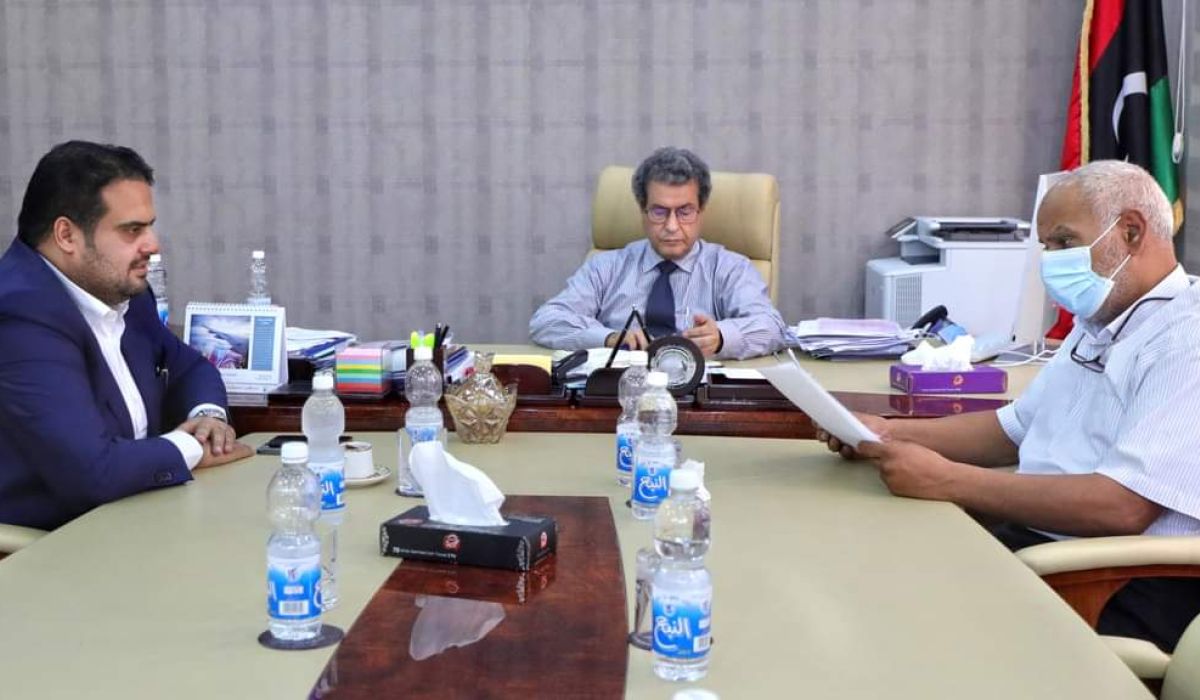 عون يؤكد على استعداد الوزارة لتقديم التسهيلات بمؤتمري النفط والغاز
