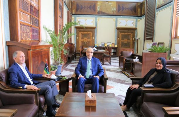 وزير الاقتصاد والتجارة يجتمع بسيدات الأعمال الليبي لتعزيز دورهن في النهوض بالصناعات الوطنية وزيادة حجم الصادرات السلعية