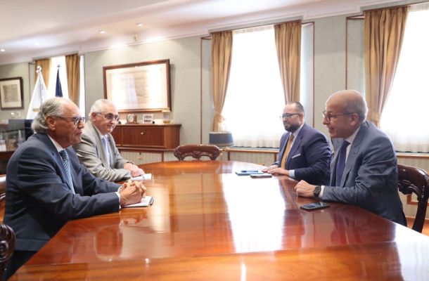 "سمو" يبحث إنارة شوارع مصراتة عبر الطاقة الشمسية