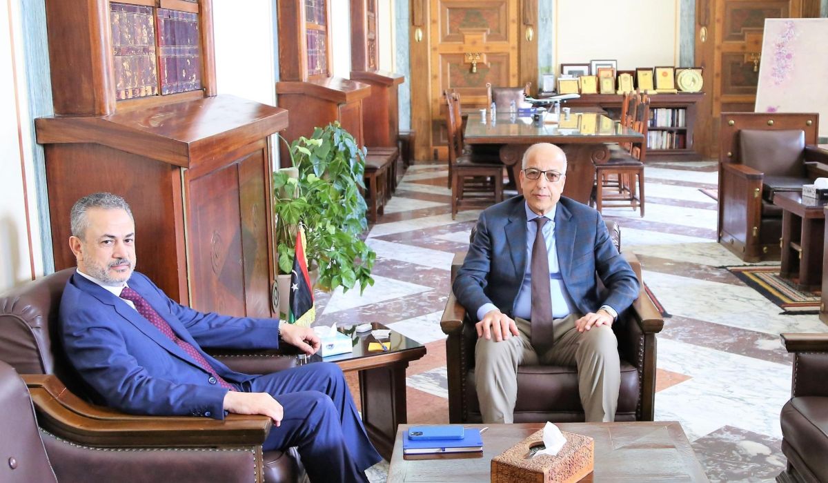 خاص.. "الكبير" يطالب بن قدارة التراجع عن آلية تمويل مؤسسة النفط تسوية ديون ليبيا لدى تونس لمخالفتها القانون
